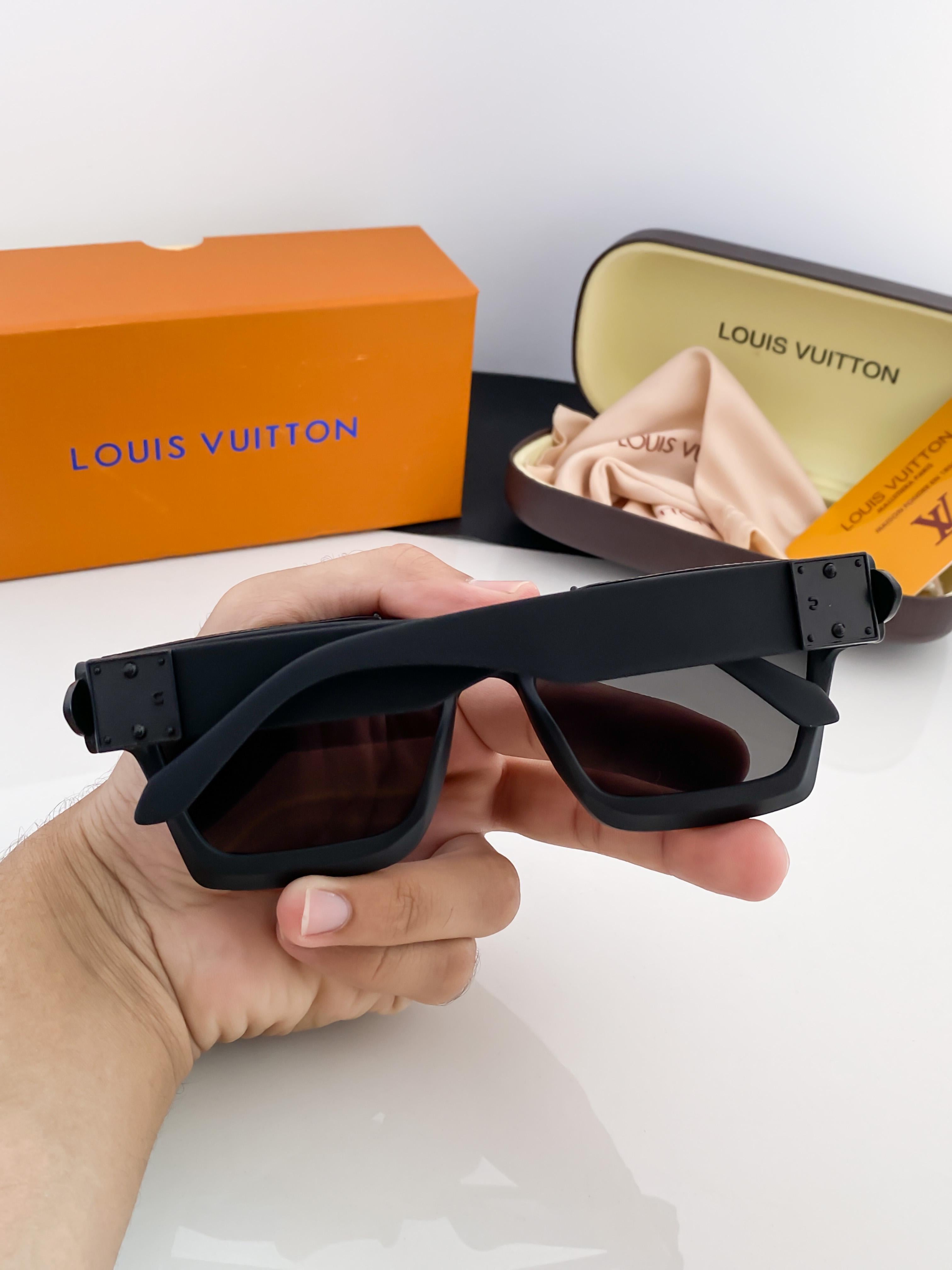 WG LO_UIS 65N BLACK B