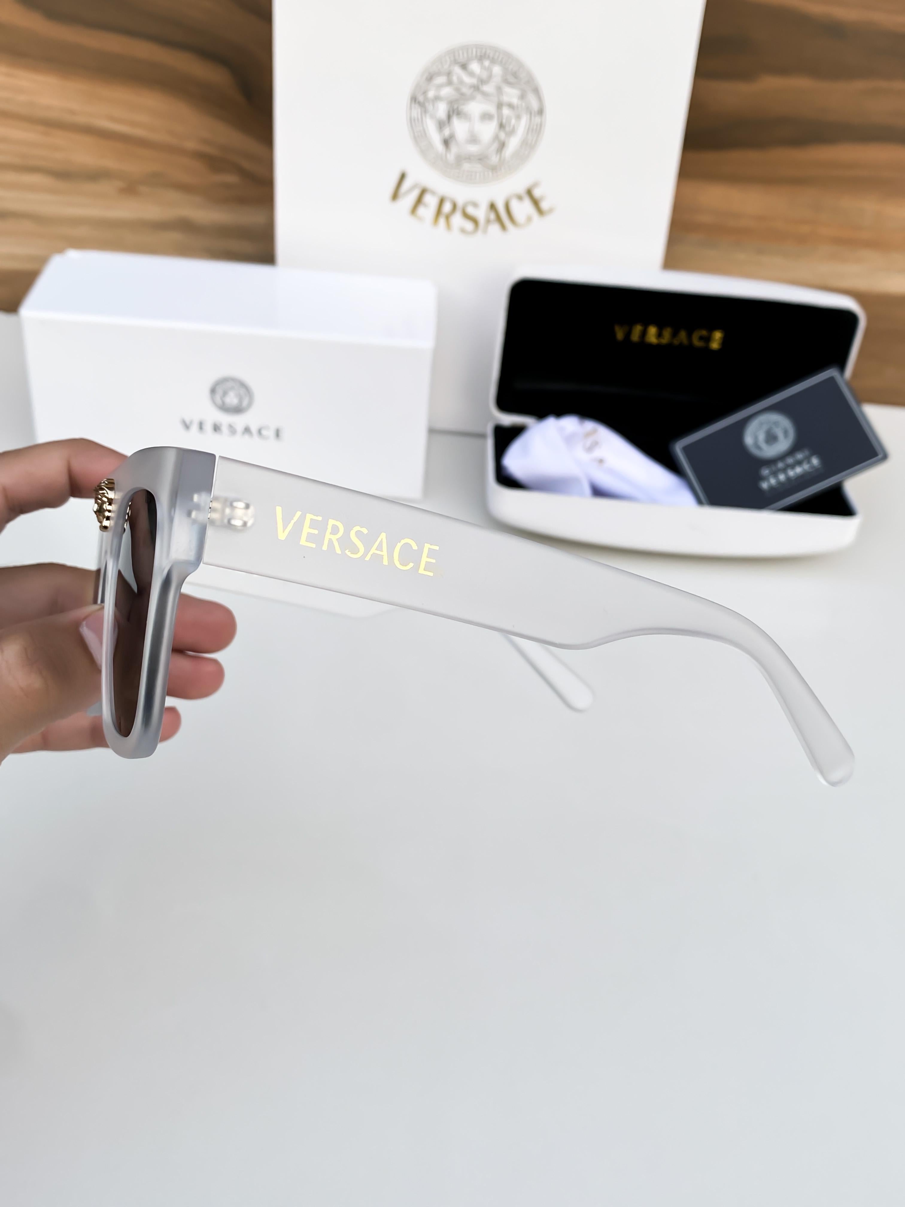 WG VER_sace white black 0898