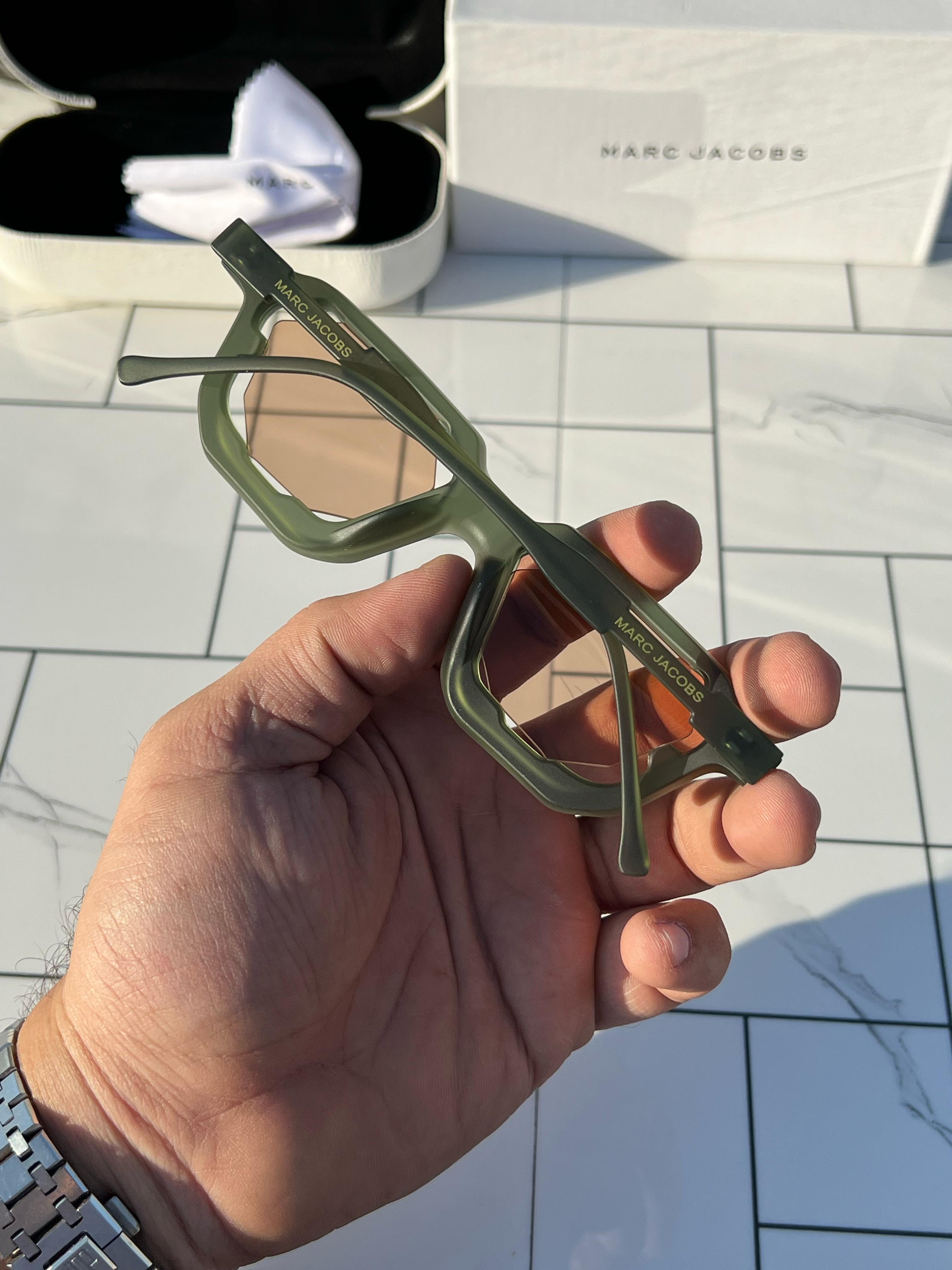 WG Mar_c_jacobs 3512 green brown