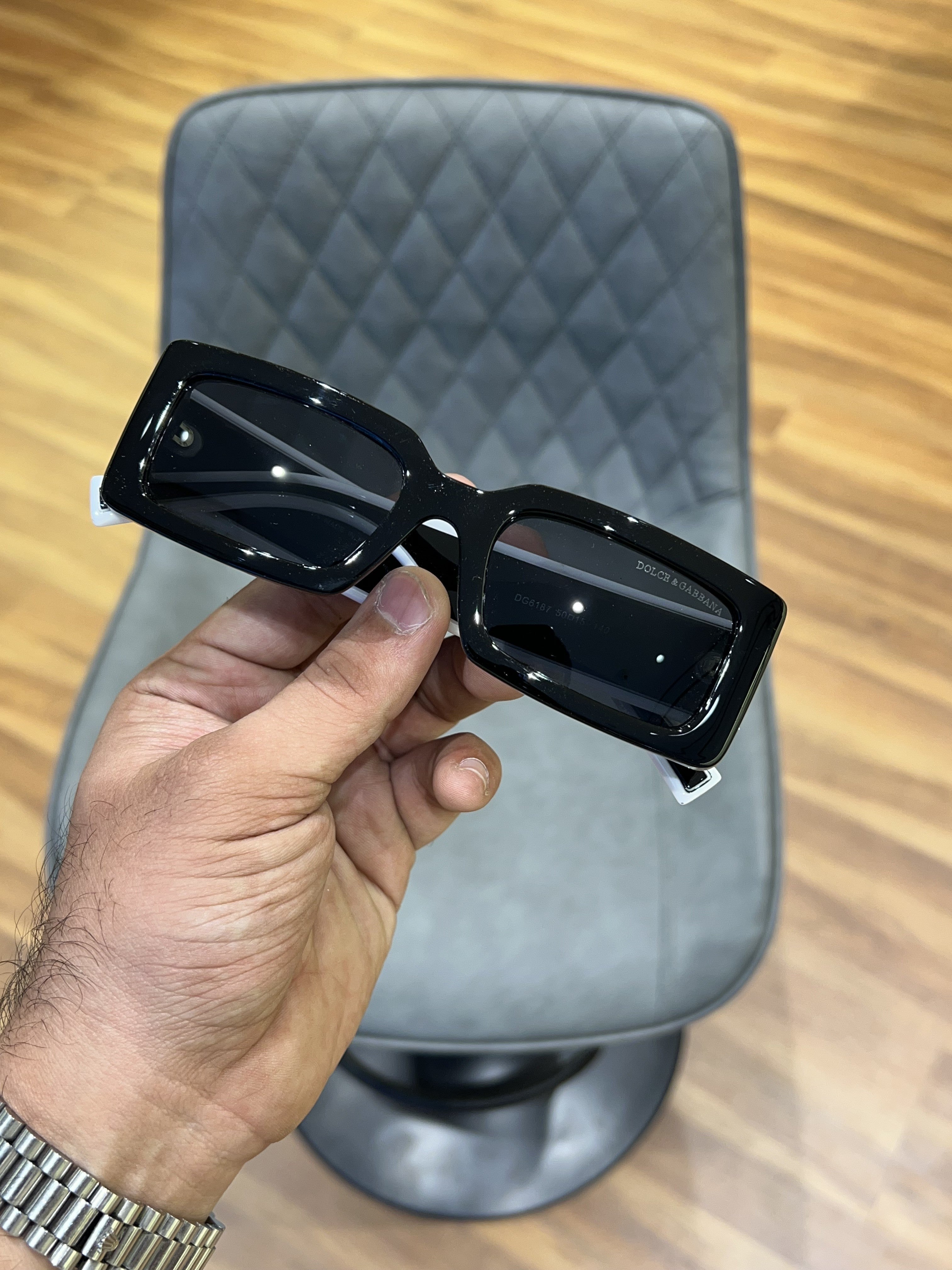 WG Dol_ce_gabb_ana_6187_full_black