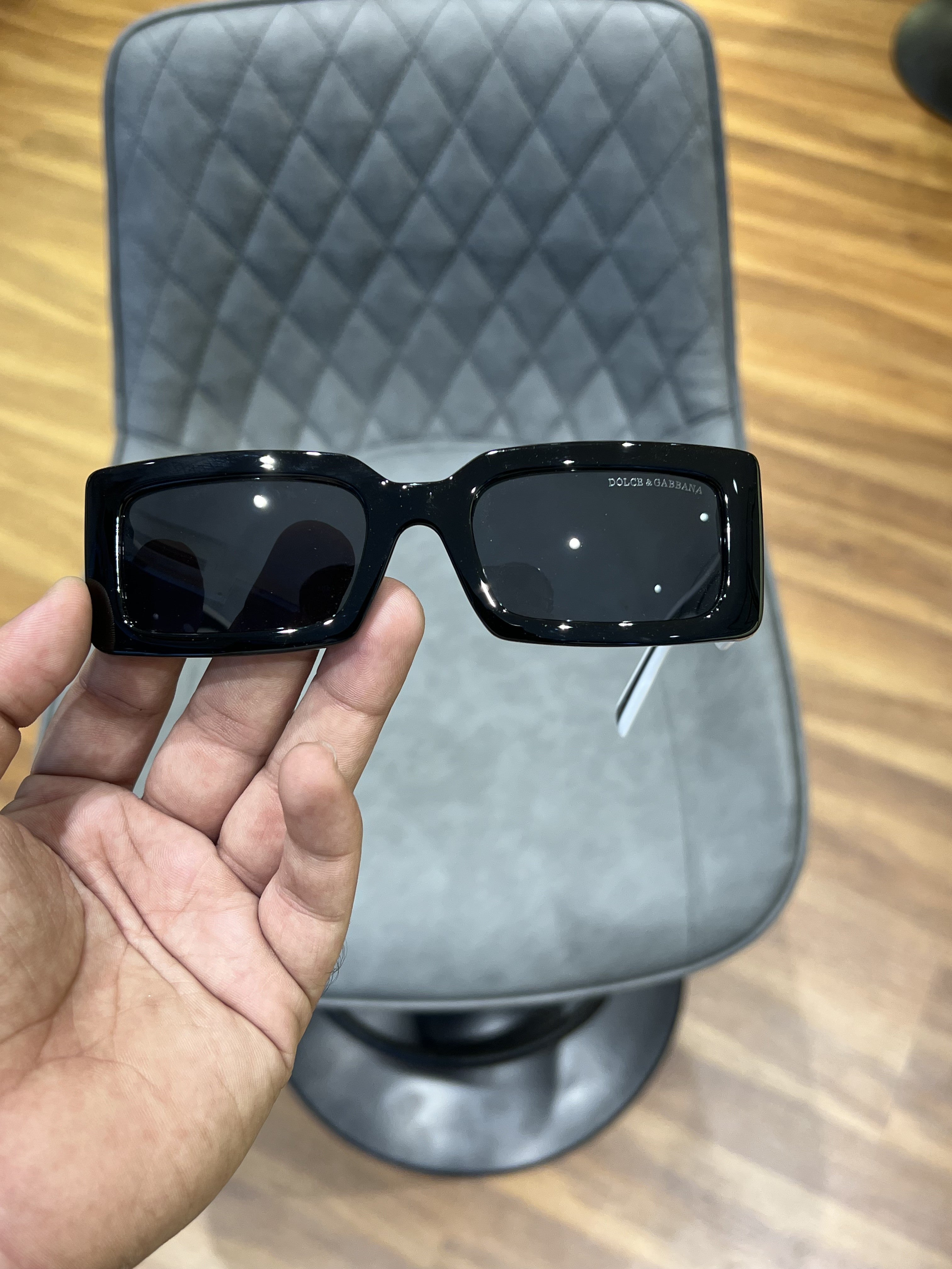 WG Dol_ce_gabb_ana_6187_full_black