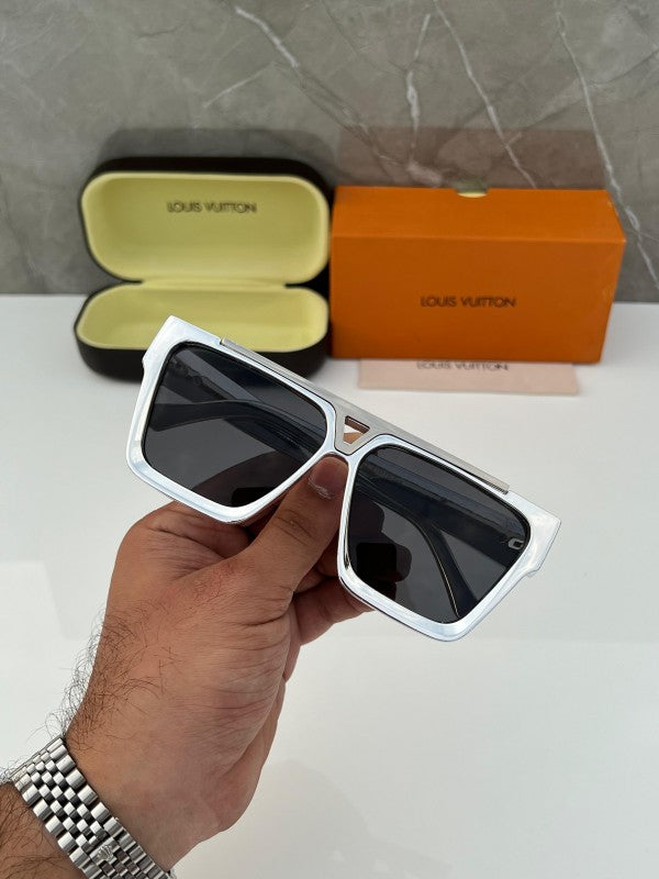 WG Lo_uis_vui_tton_1502_chrome_black