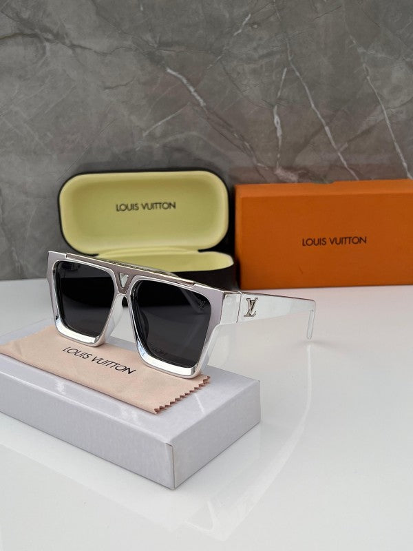 WG Lo_uis_vui_tton_1502_chrome_black