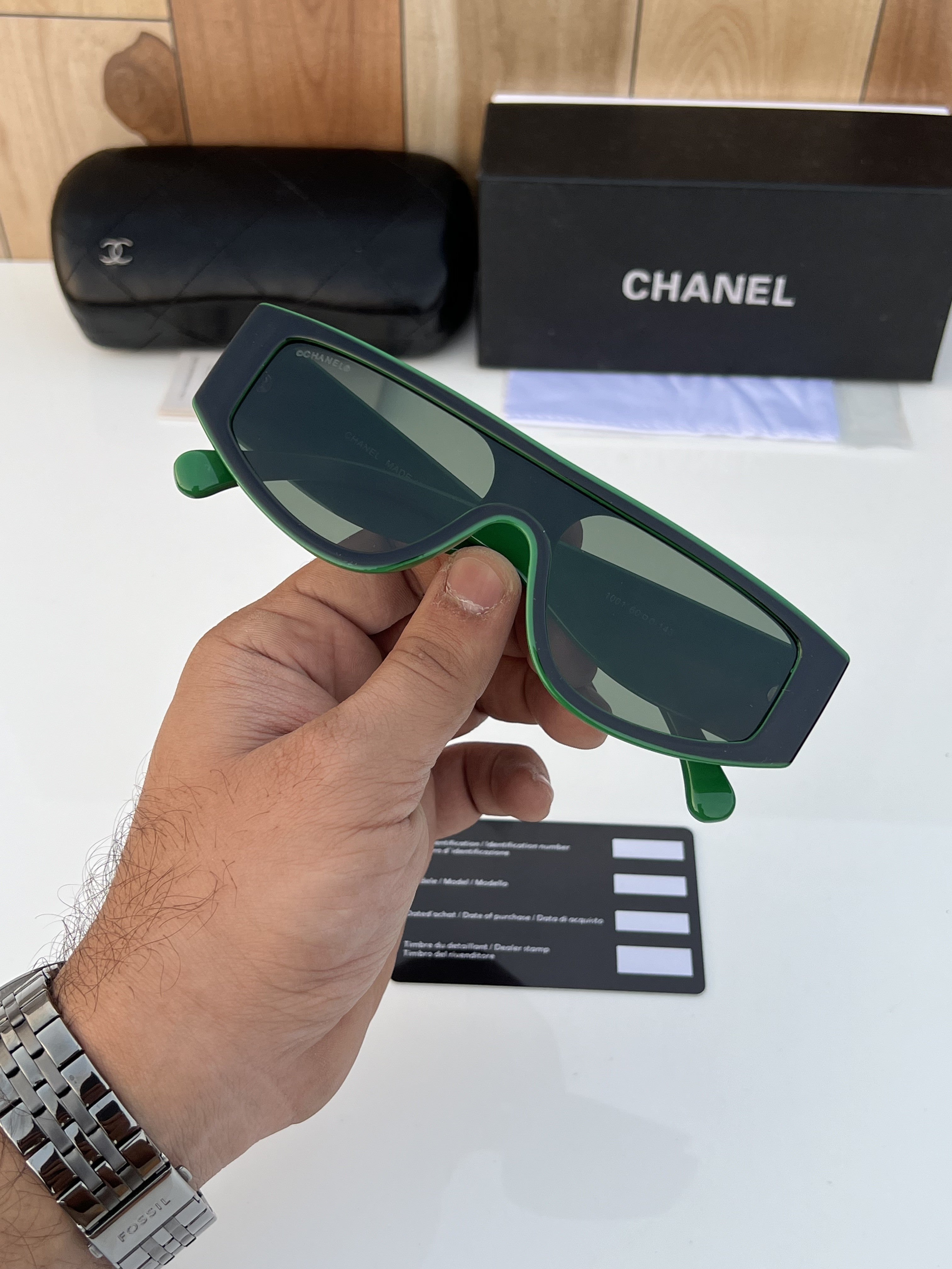 WG Cha_nel_1001_green_black