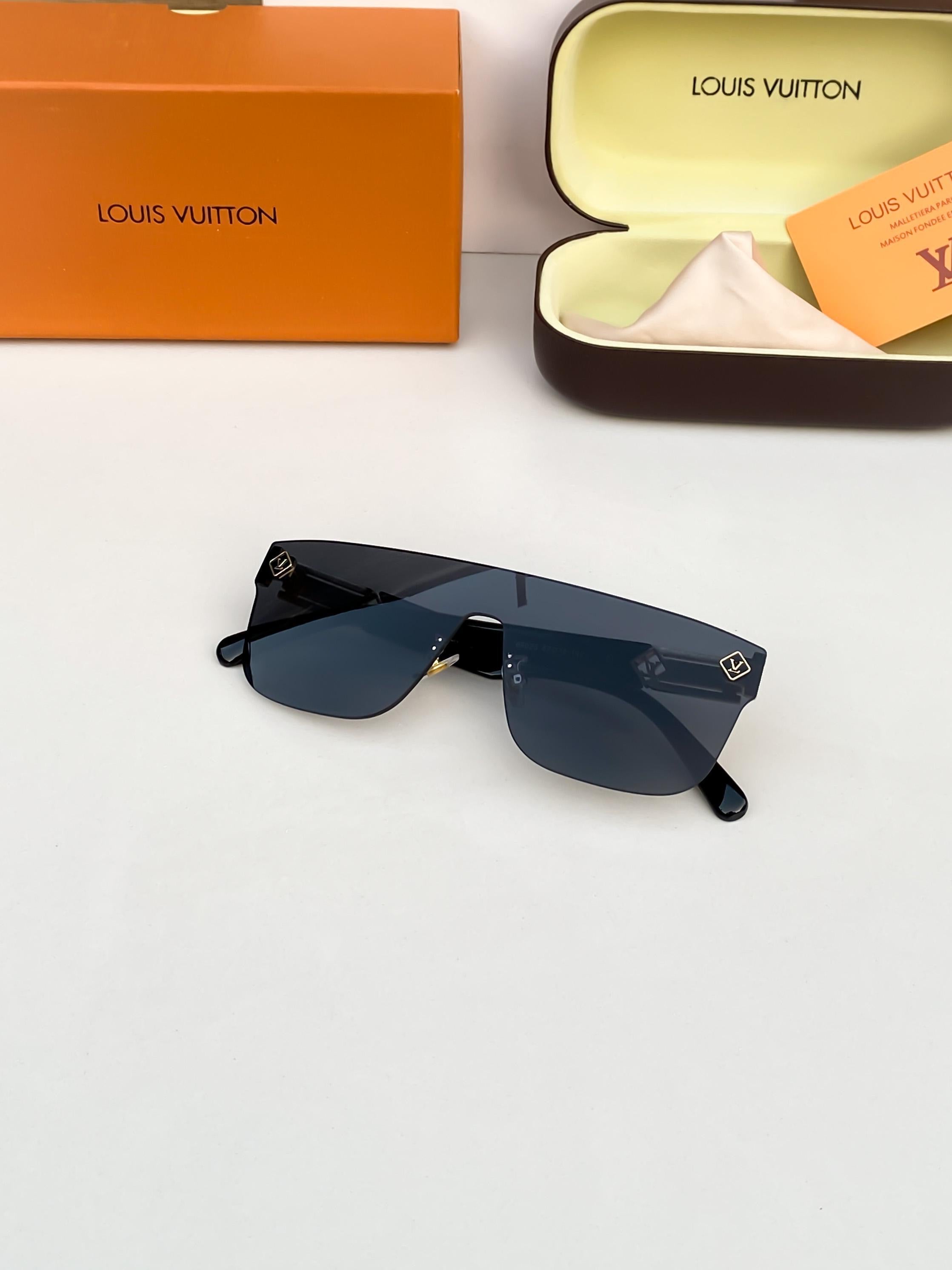 WG LO_UIS Vuitton gold black 68025