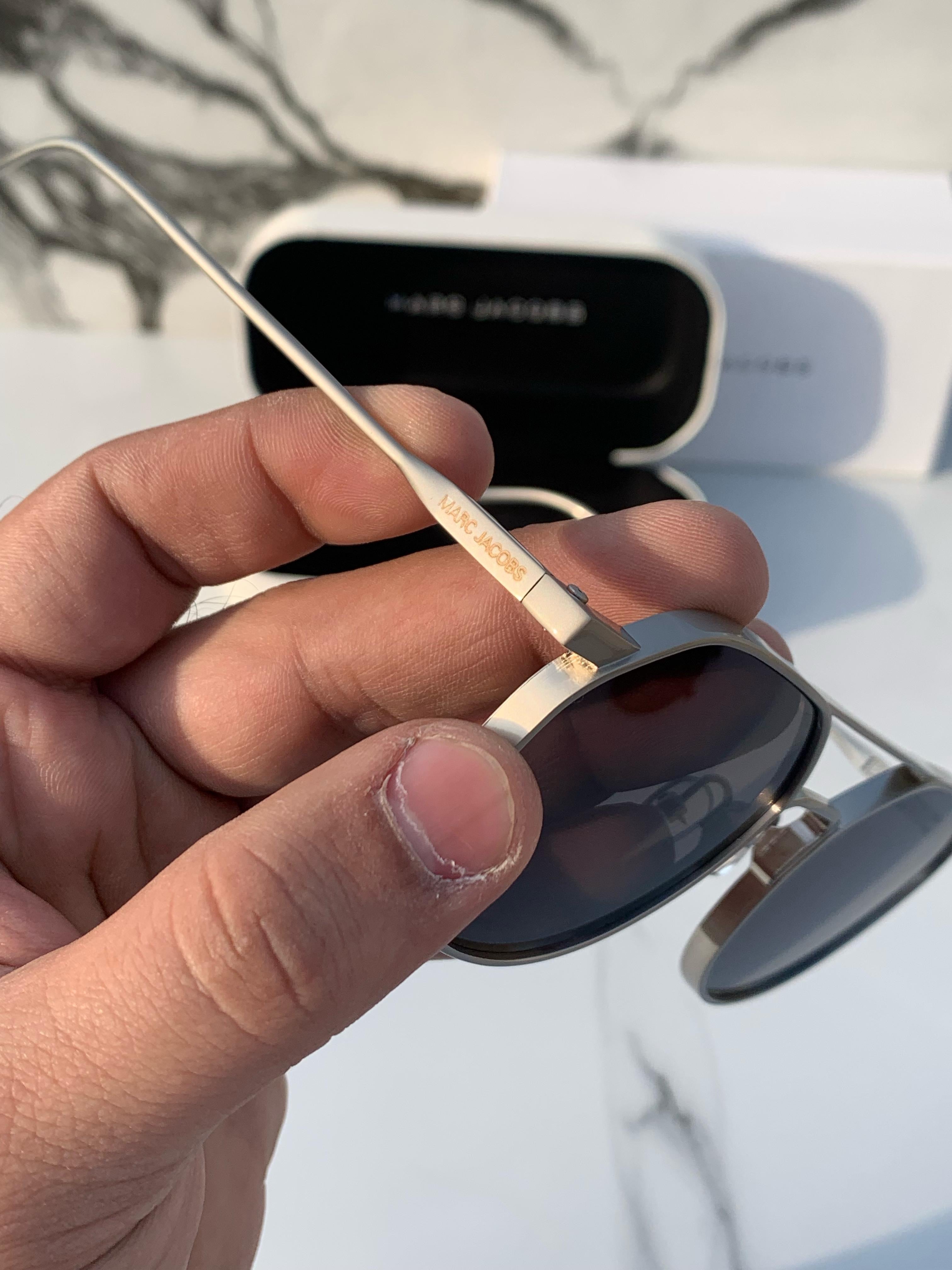 WG MA_RC_jac_obs metal silver black