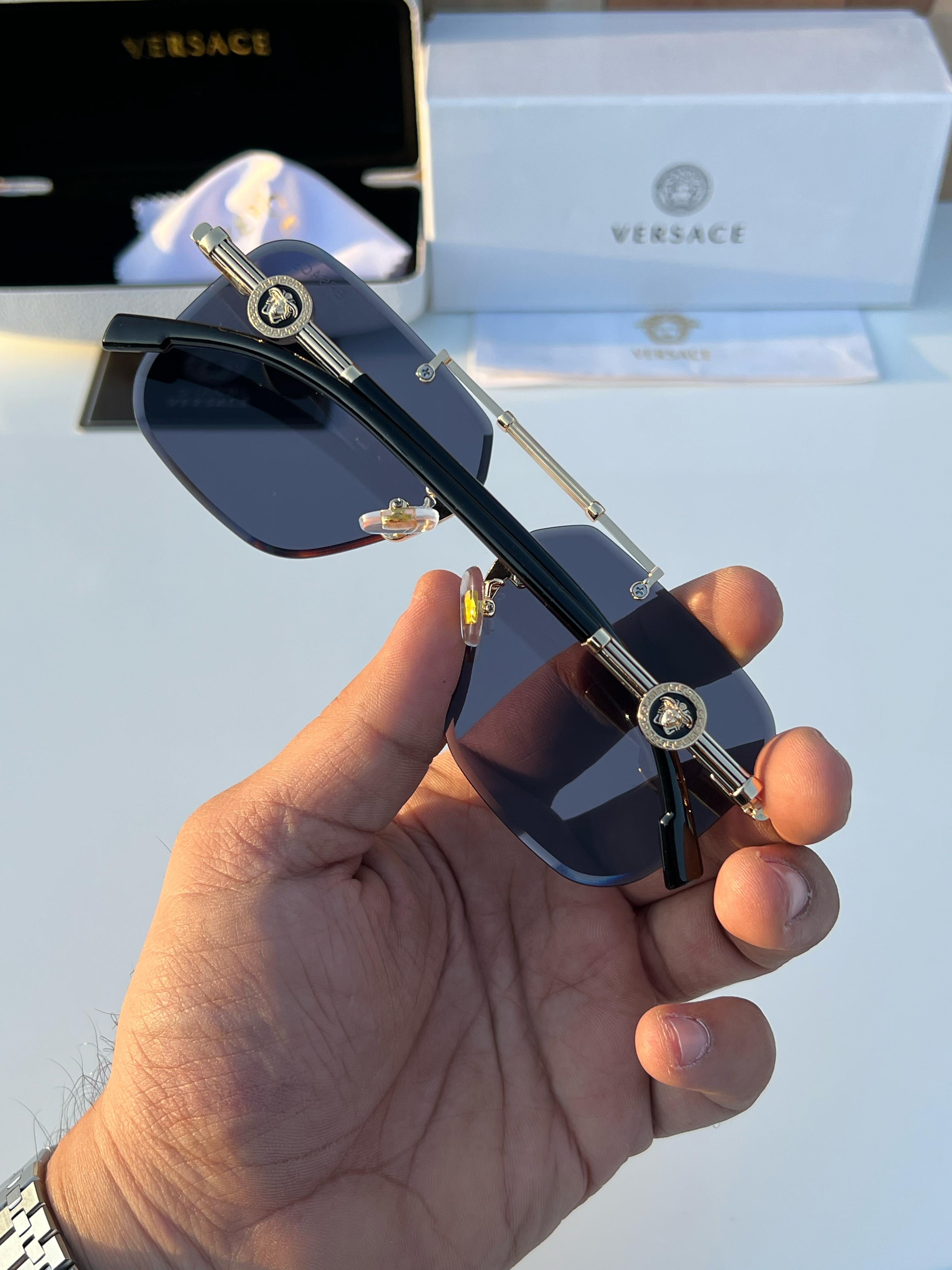 WG Ve_rsace 3196 gold black A