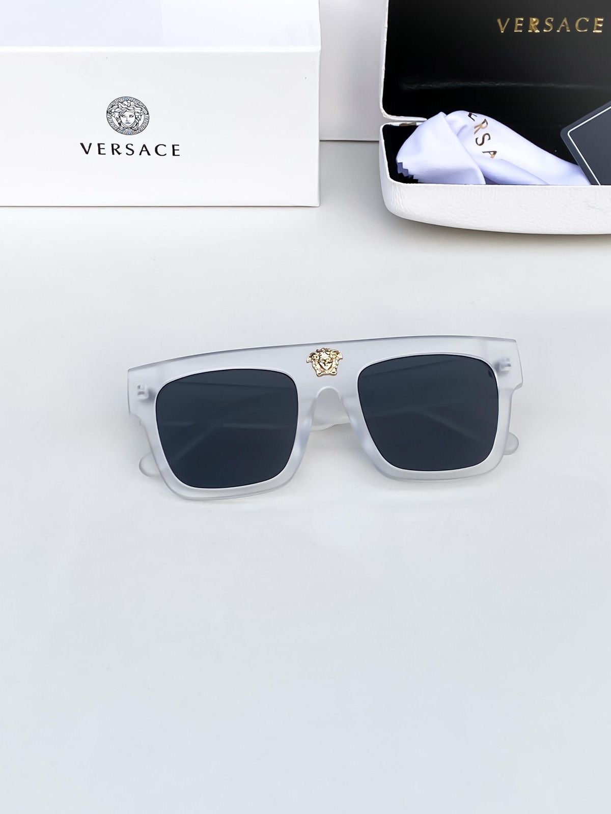 WG VER_sace white black 0898