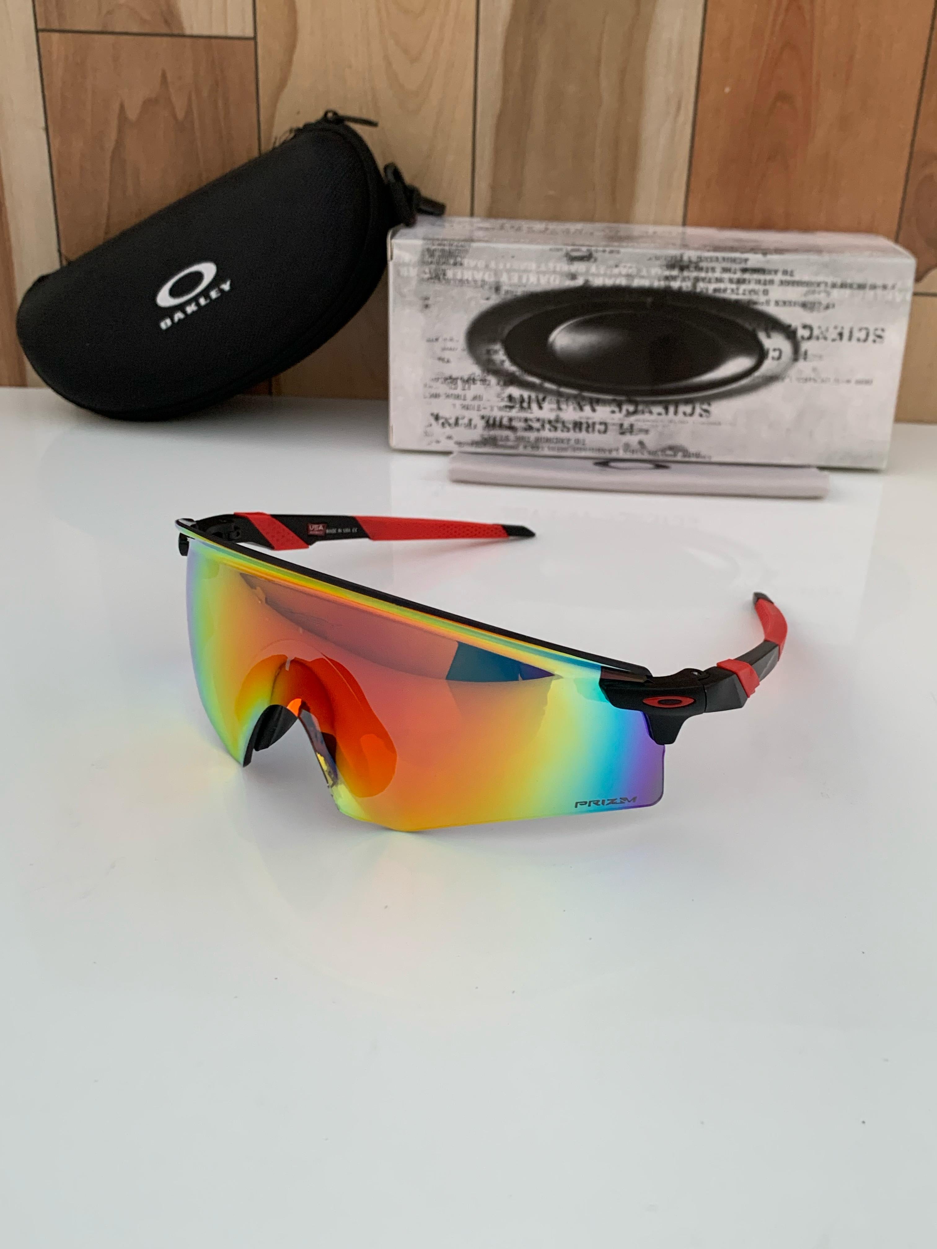 WG Oak_ley 9471 black red