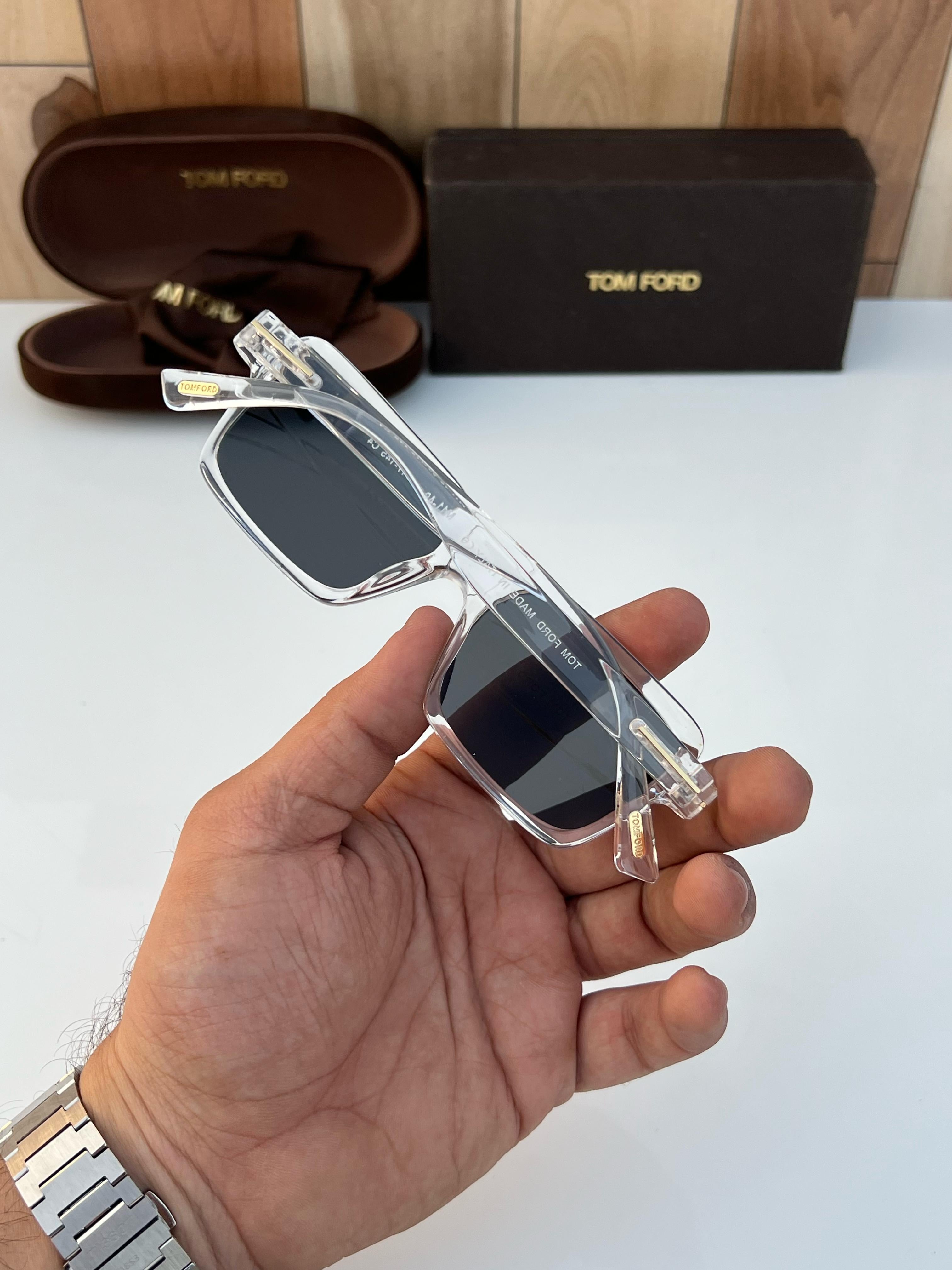 WG Tom_Ford 1146 transparent black