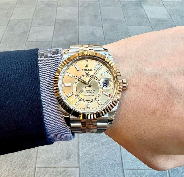 WG Rlx 7A Sky Dweler Watch Golden