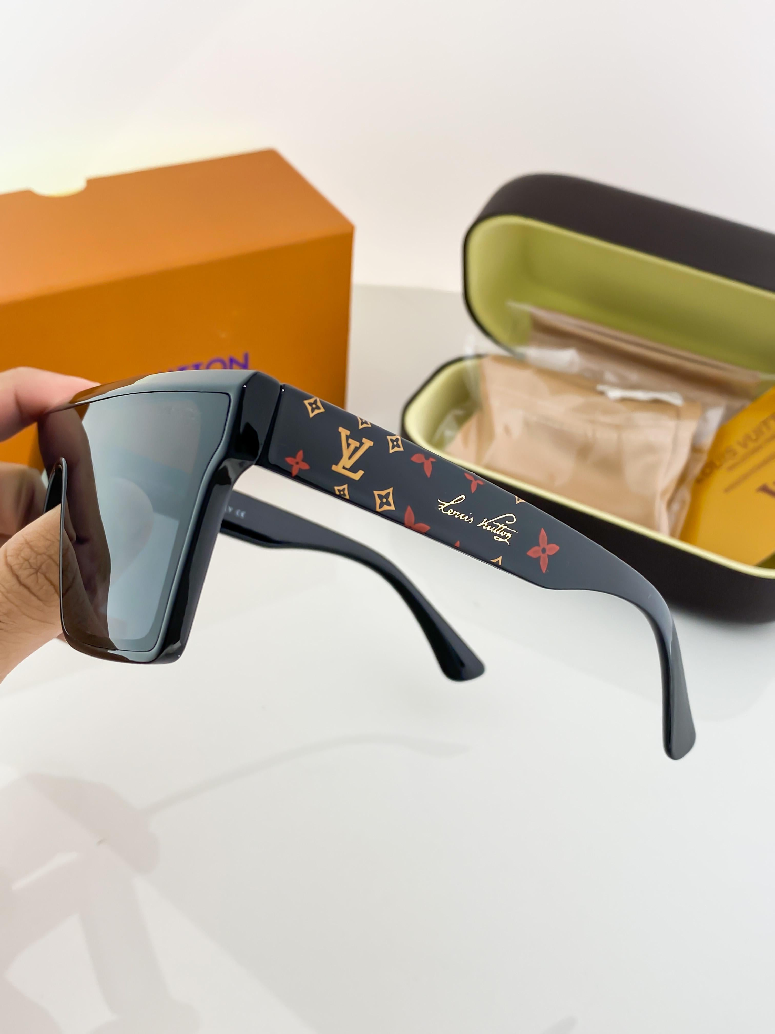 WG LO_UI_S VUI_TTON BLACK 1166 B