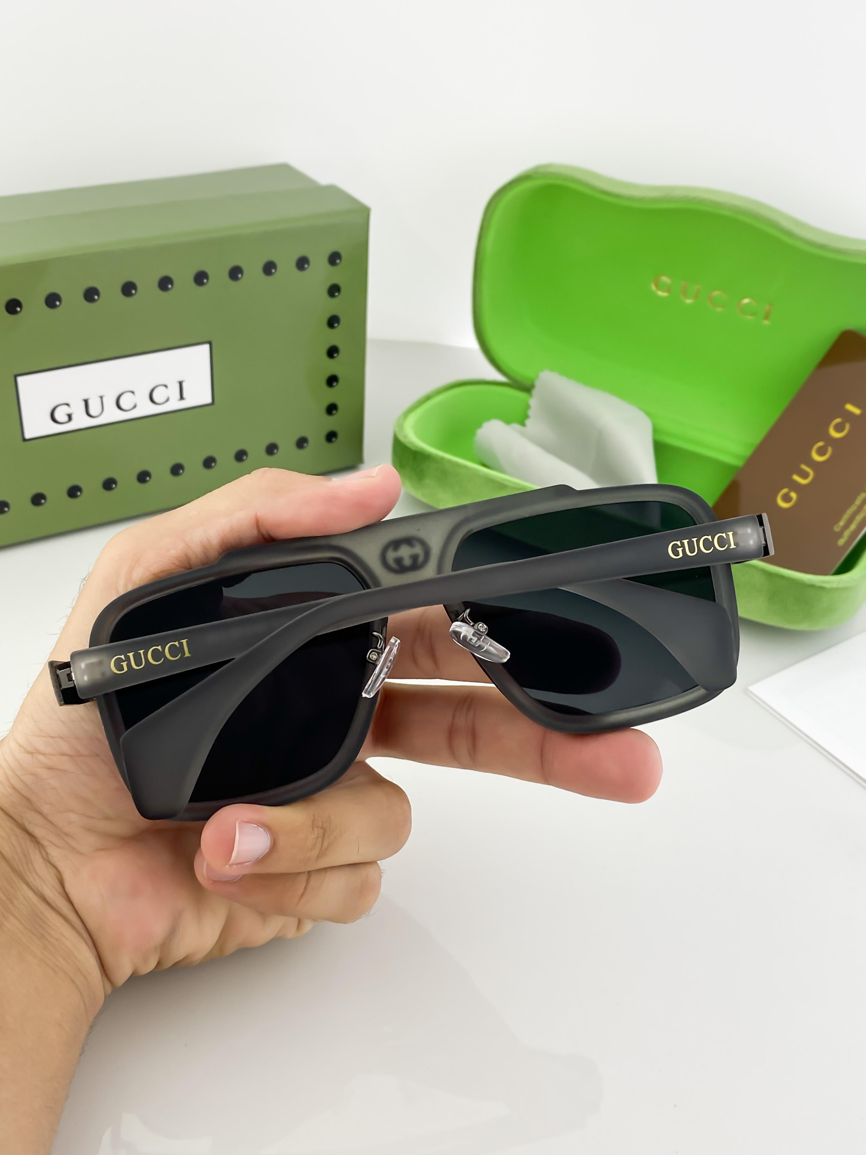 WG GU_CC_I GREY 1295 B