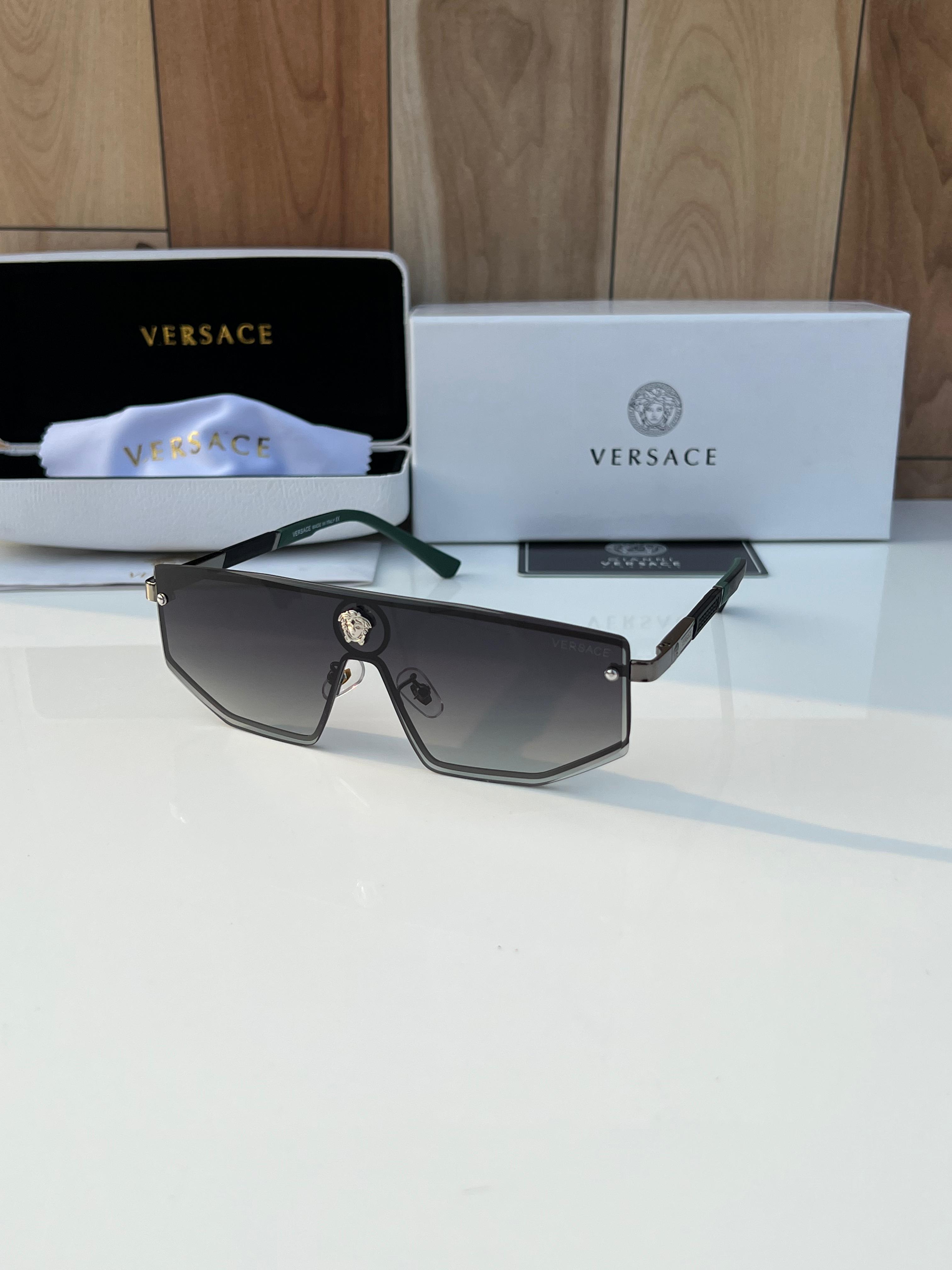 WG Ve_rsa_ce 24101 green shaded  A