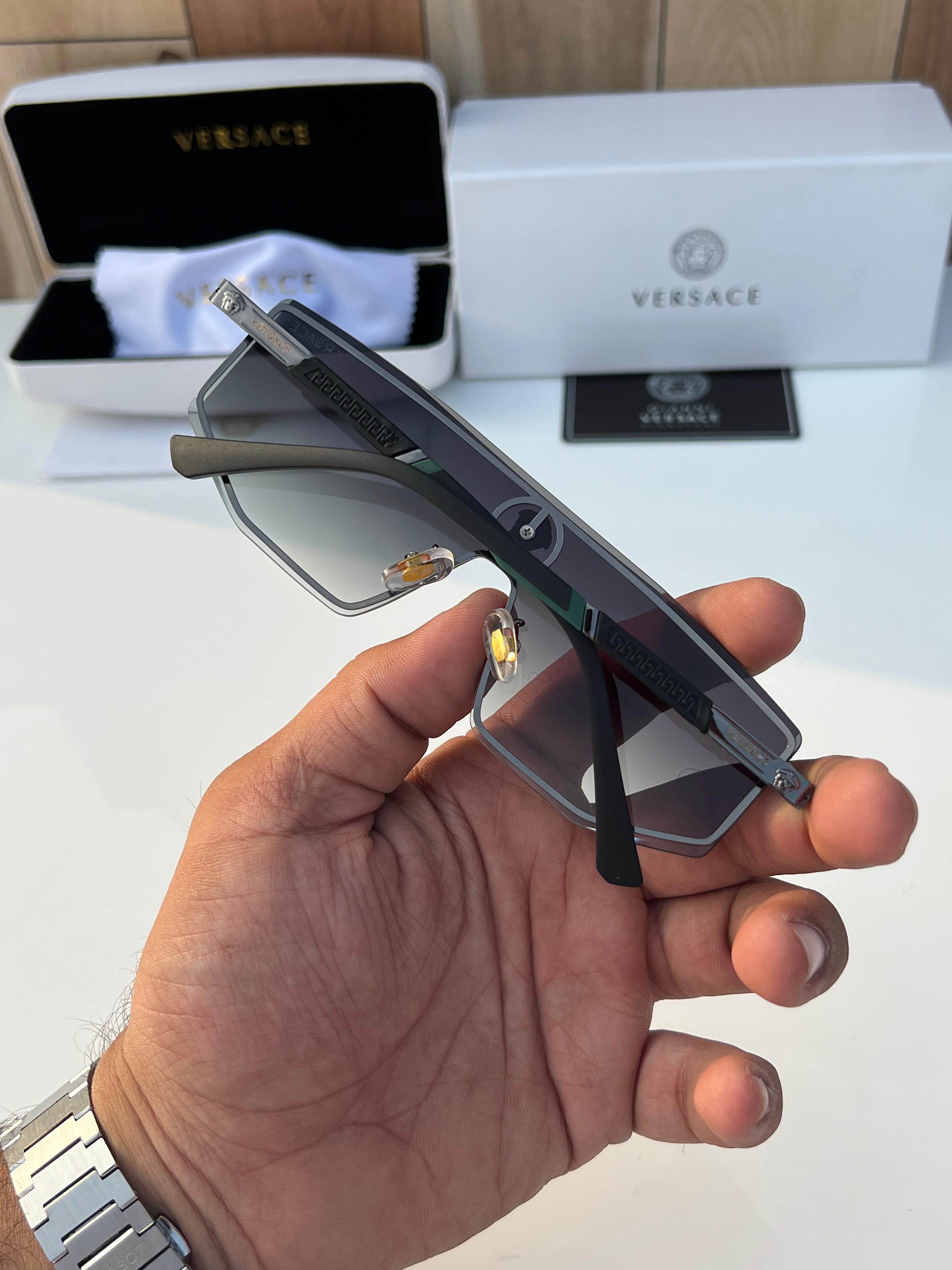 WG Ve_rsa_ce 24101 green shaded  A