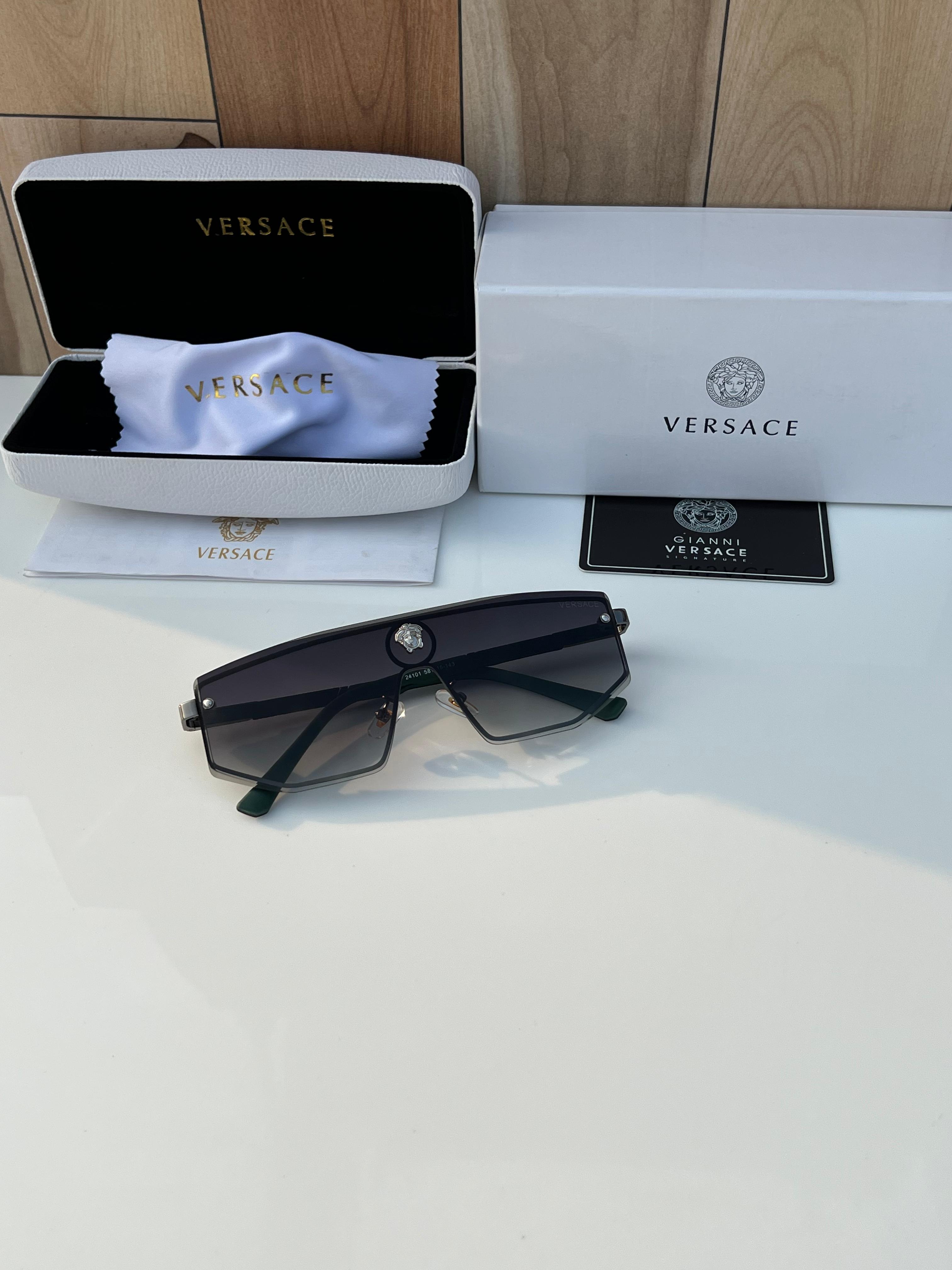 WG Ve_rsa_ce 24101 green shaded  A