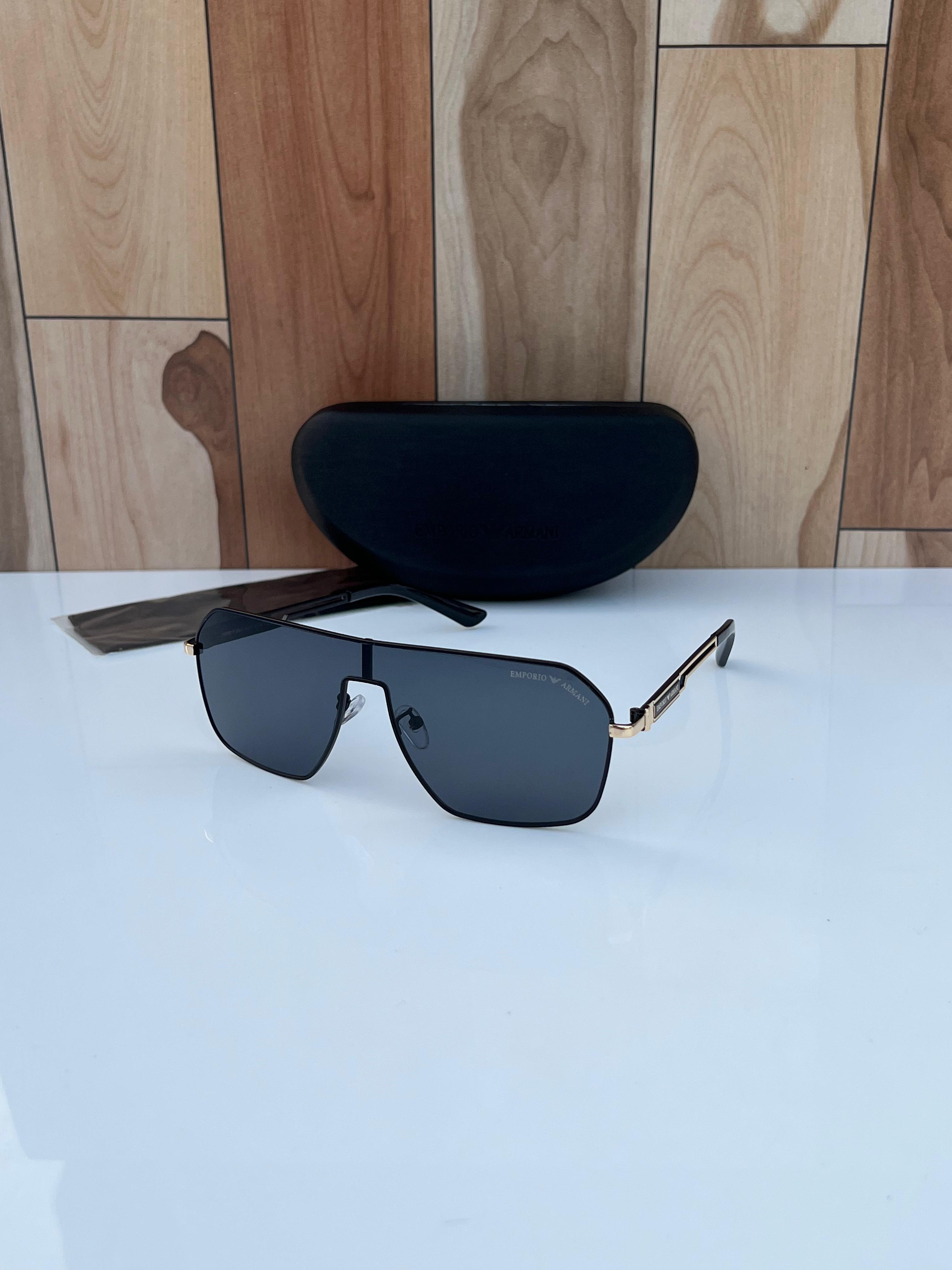 WG Em_pori_o ar_ma_ni 0199 black gold A