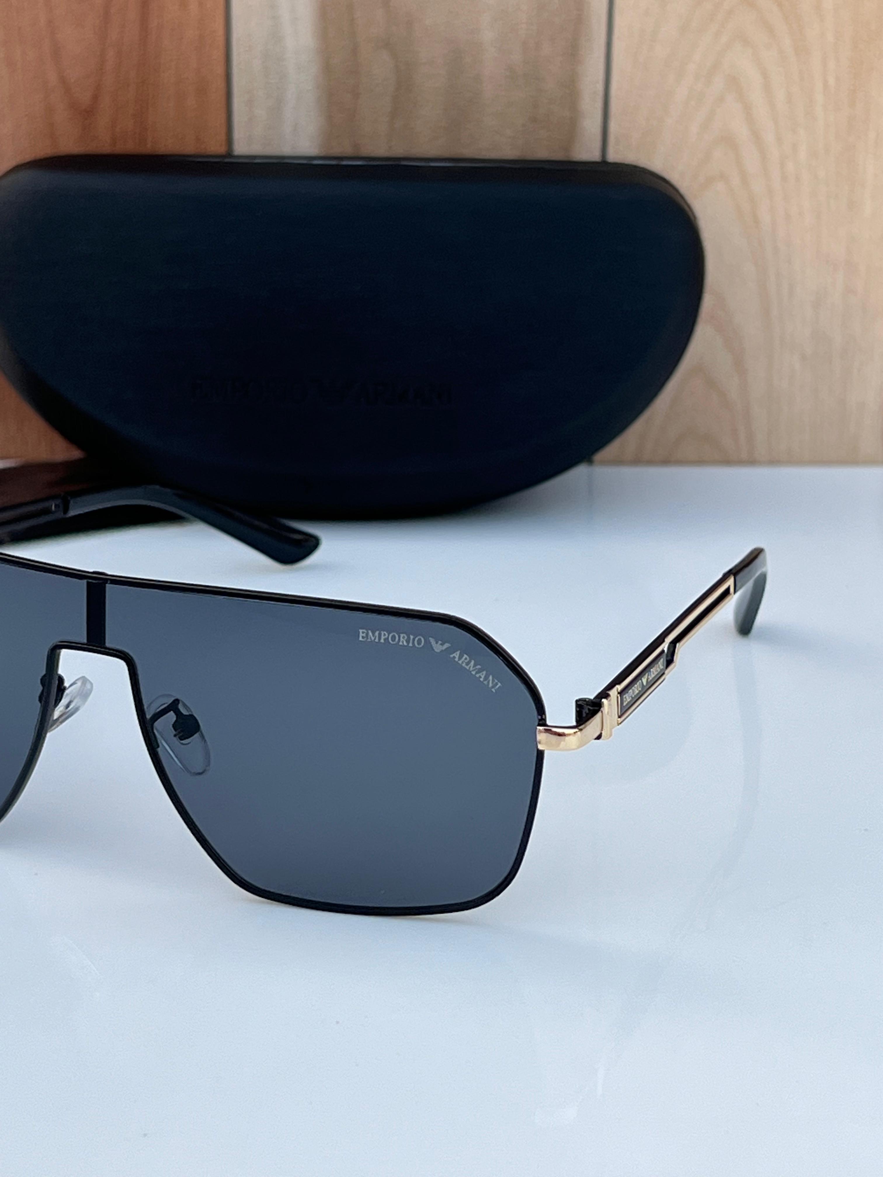 WG Em_pori_o ar_ma_ni 0199 black gold A