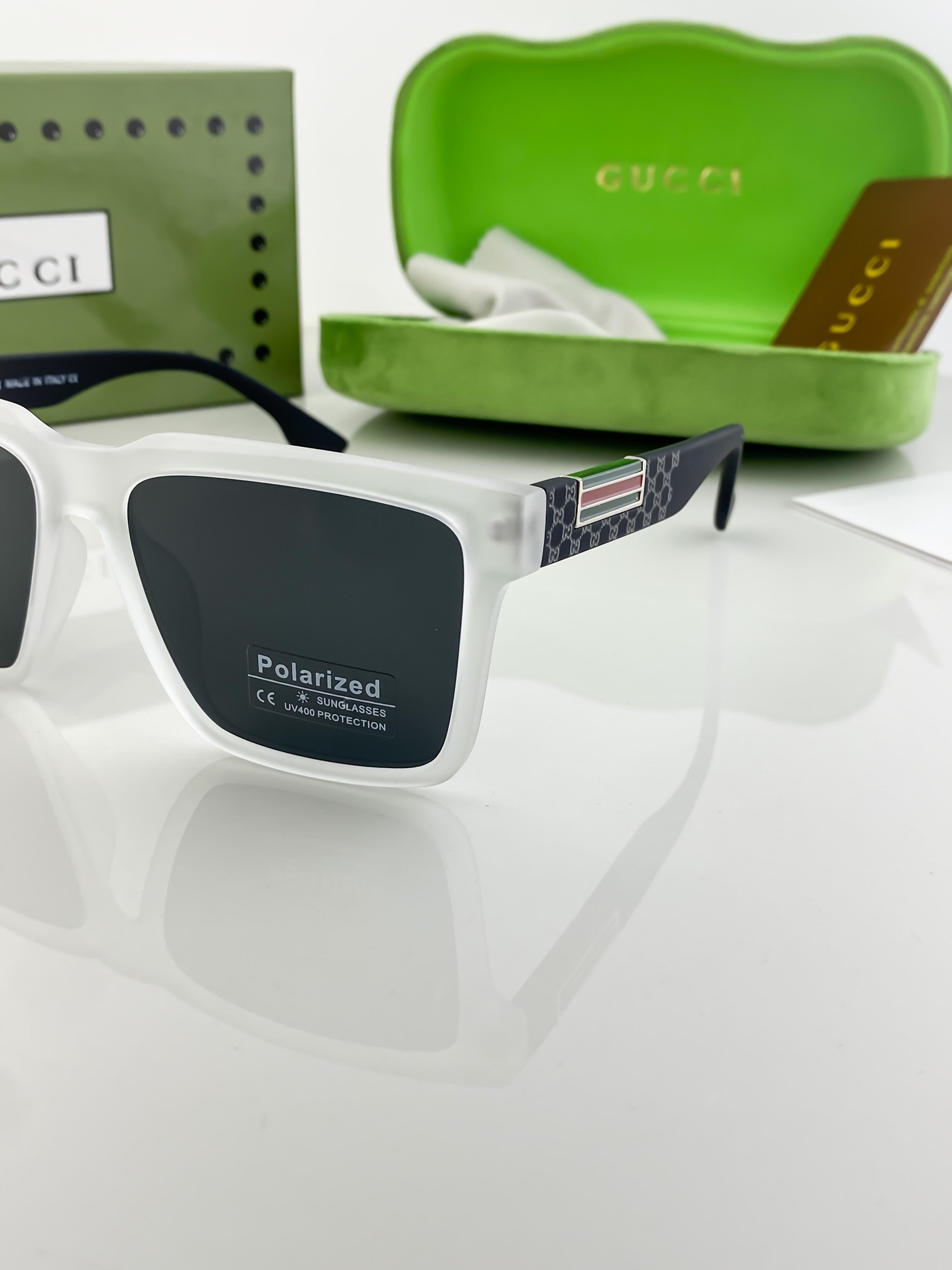 WG GU_CC_I WHITE BLACK 1989 B