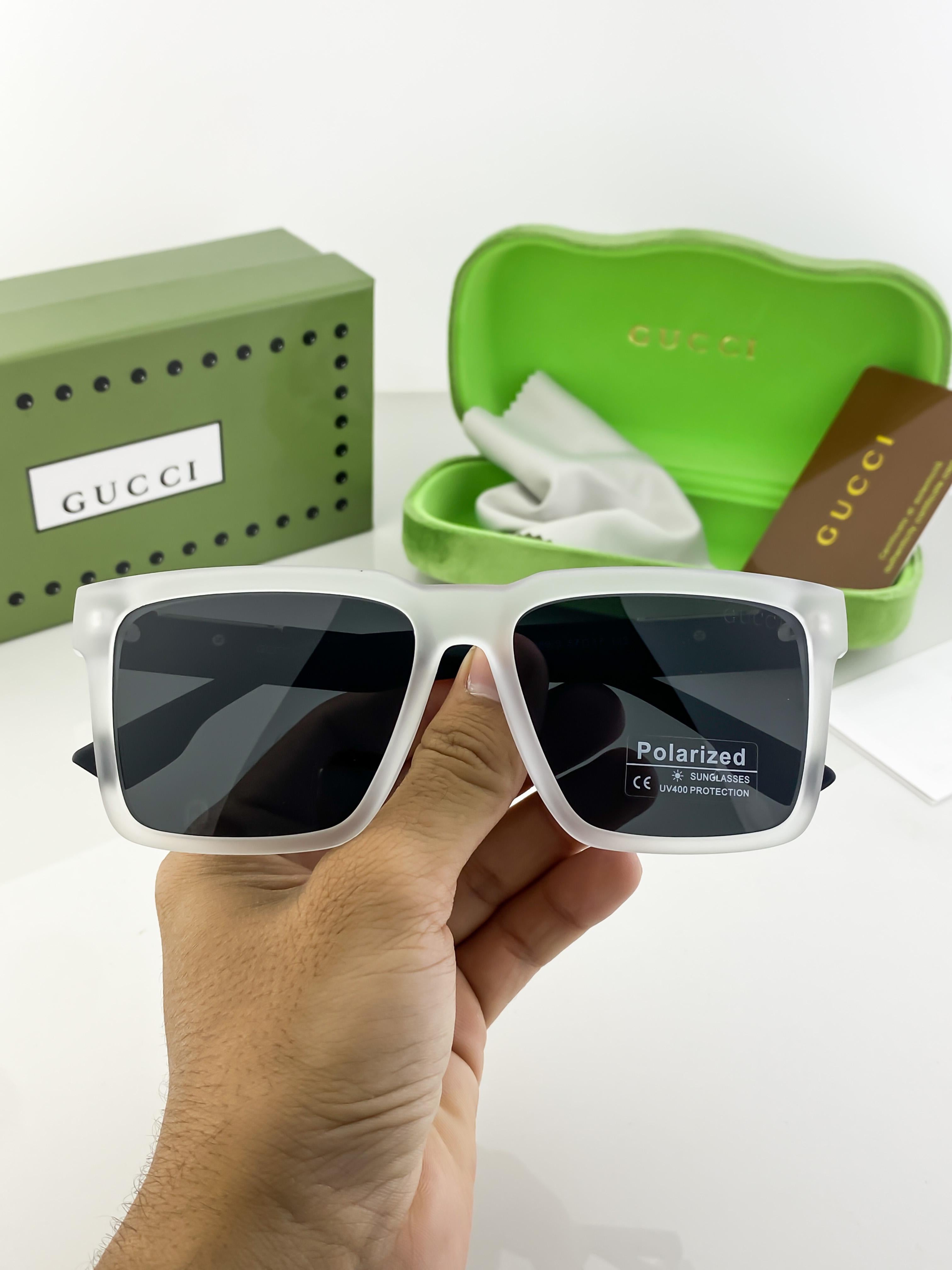 WG GU_CC_I WHITE BLACK 1989 B