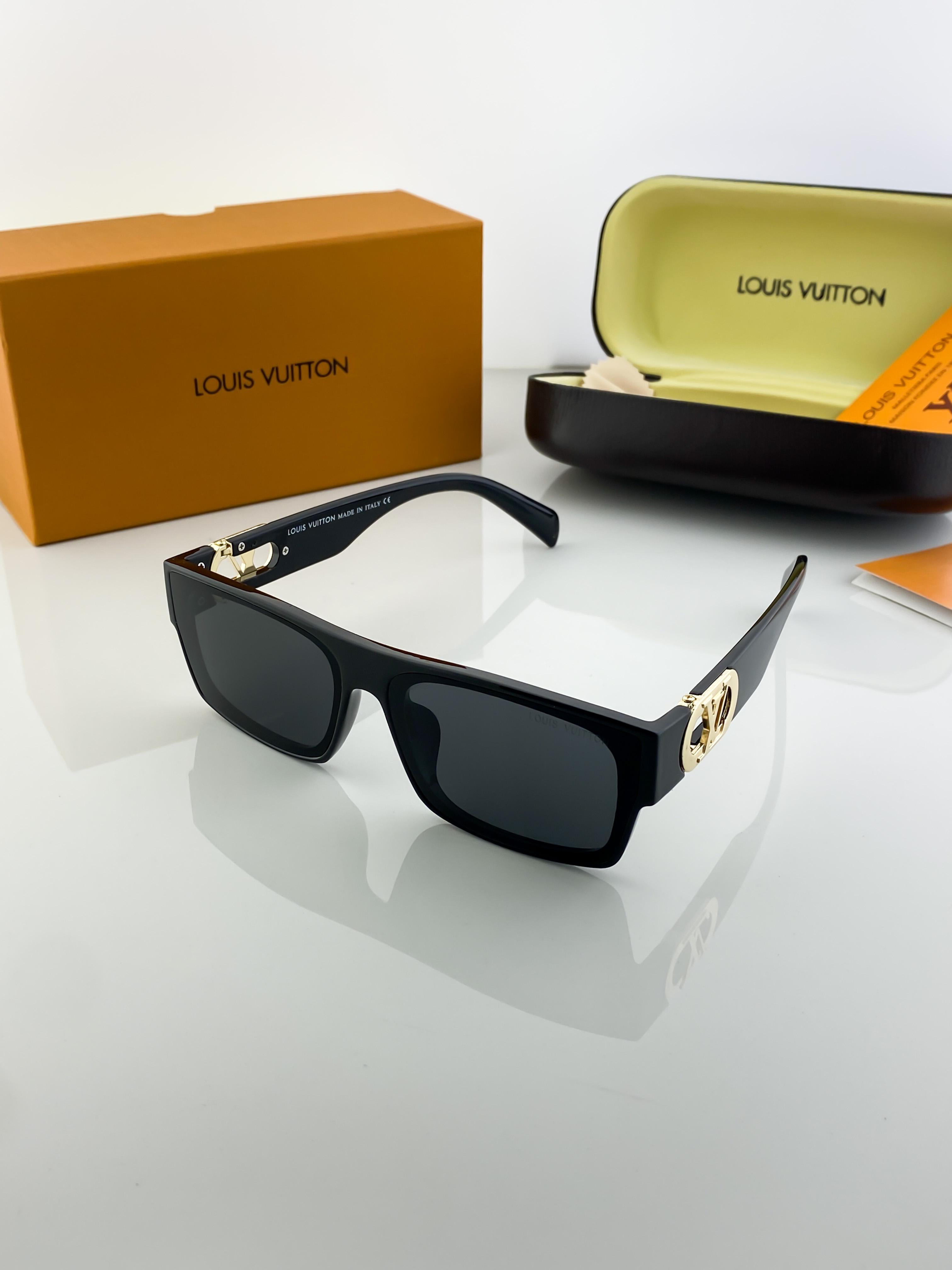 WG LO_UI_S VU_ITT_ON GOLD BLACK 22046 B