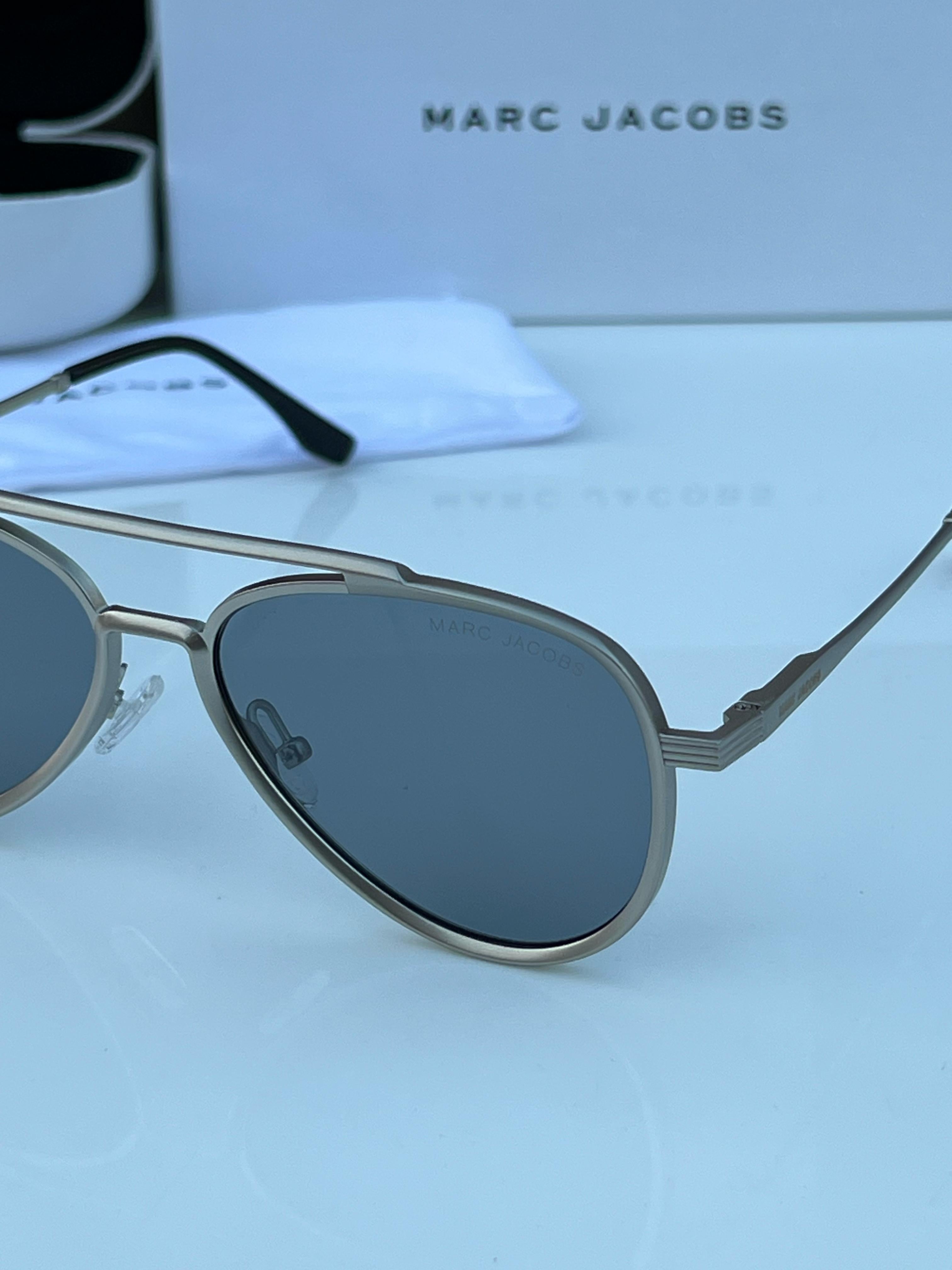 WG Mar  98286 silver black A