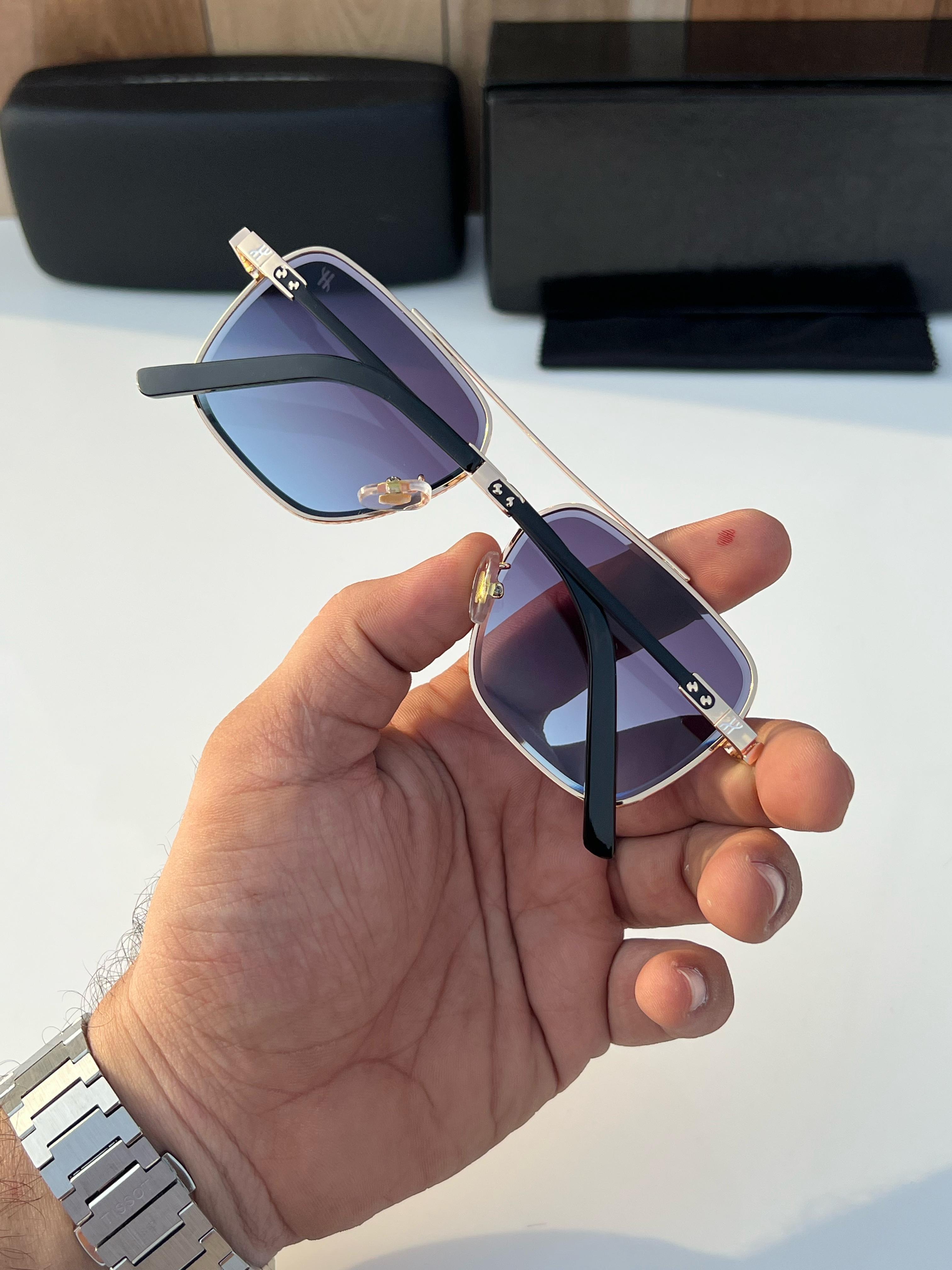 WG Hub_lot_ Gold Blue A