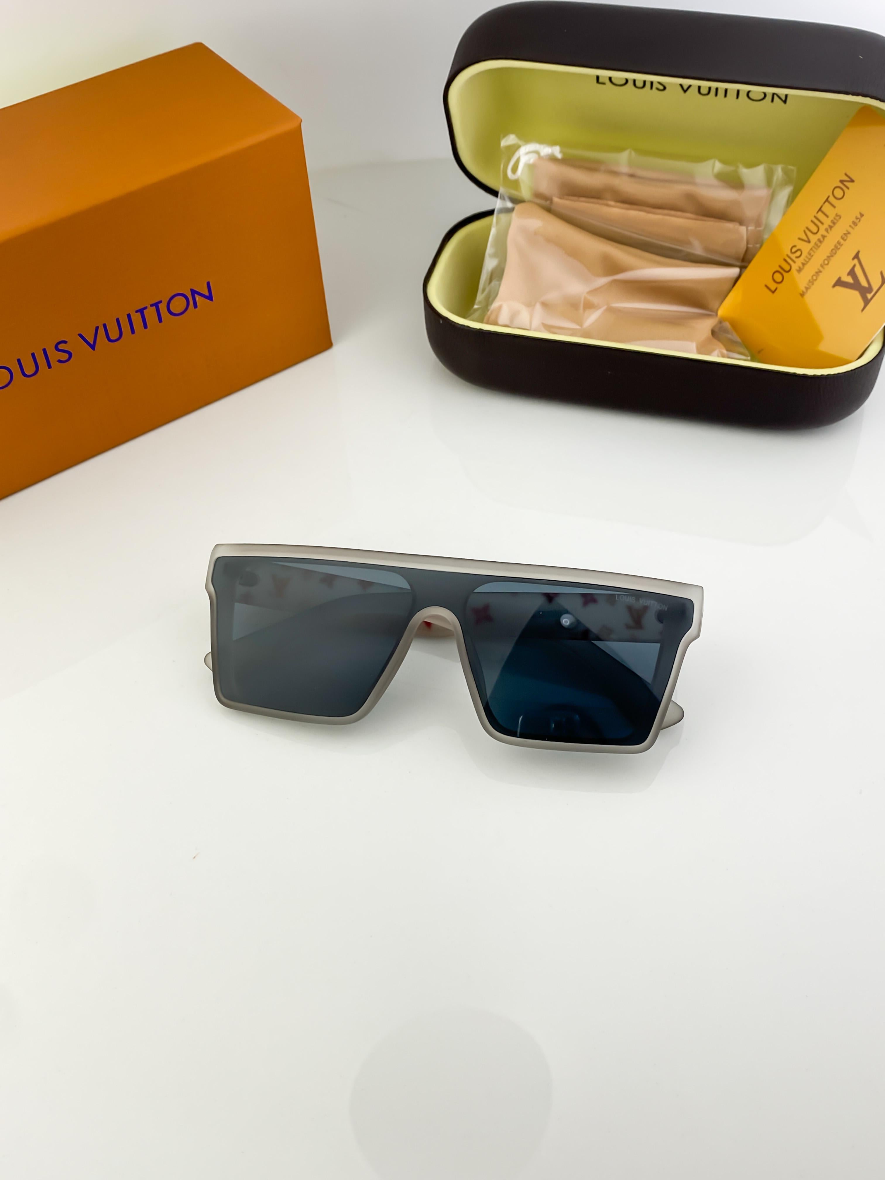 WG LO_UIS_ VUI_TTON_ 1166 B