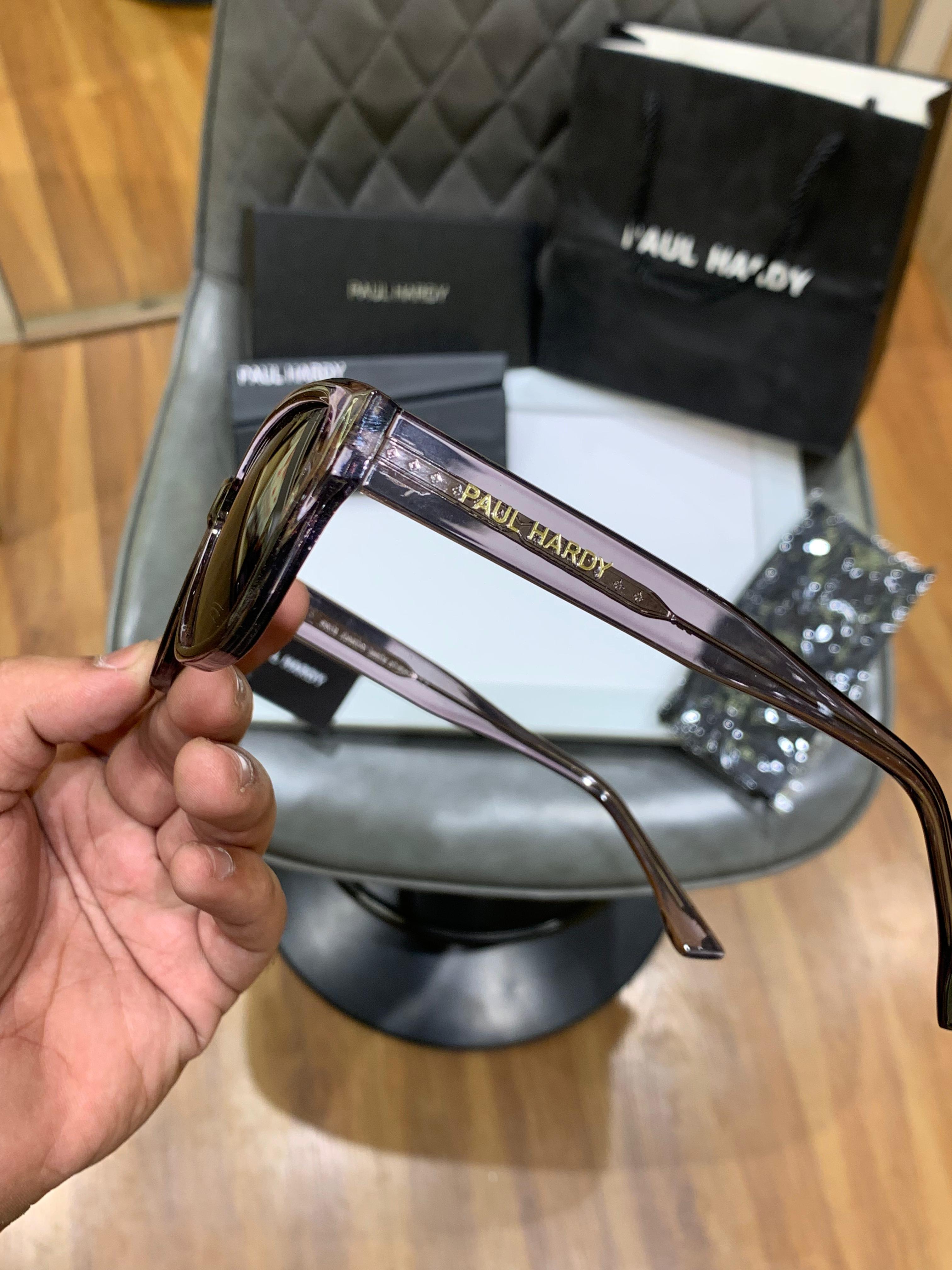 WG P-a-ul har-dy 3262 grey black