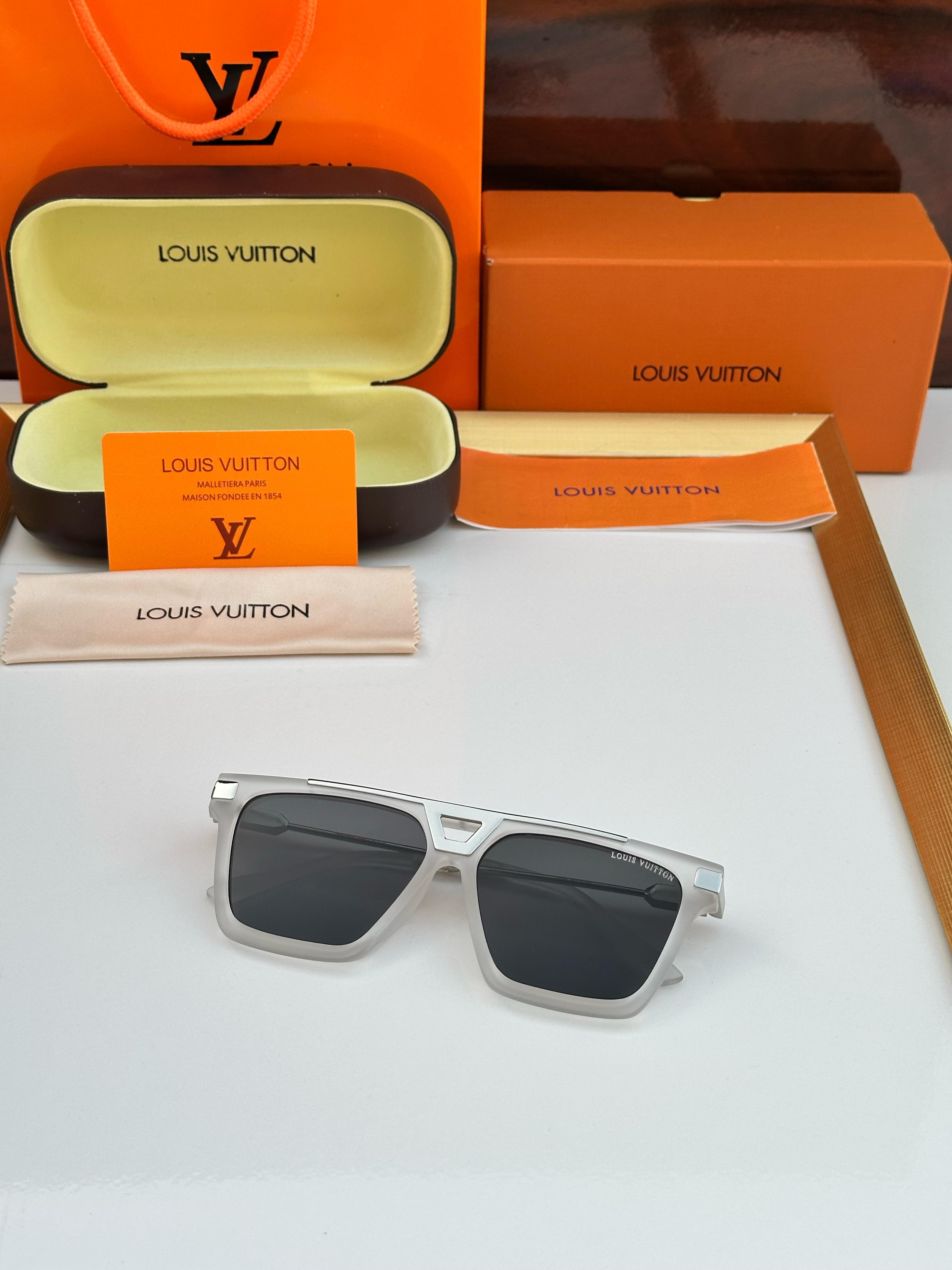 WG Lo-ve E sunglass